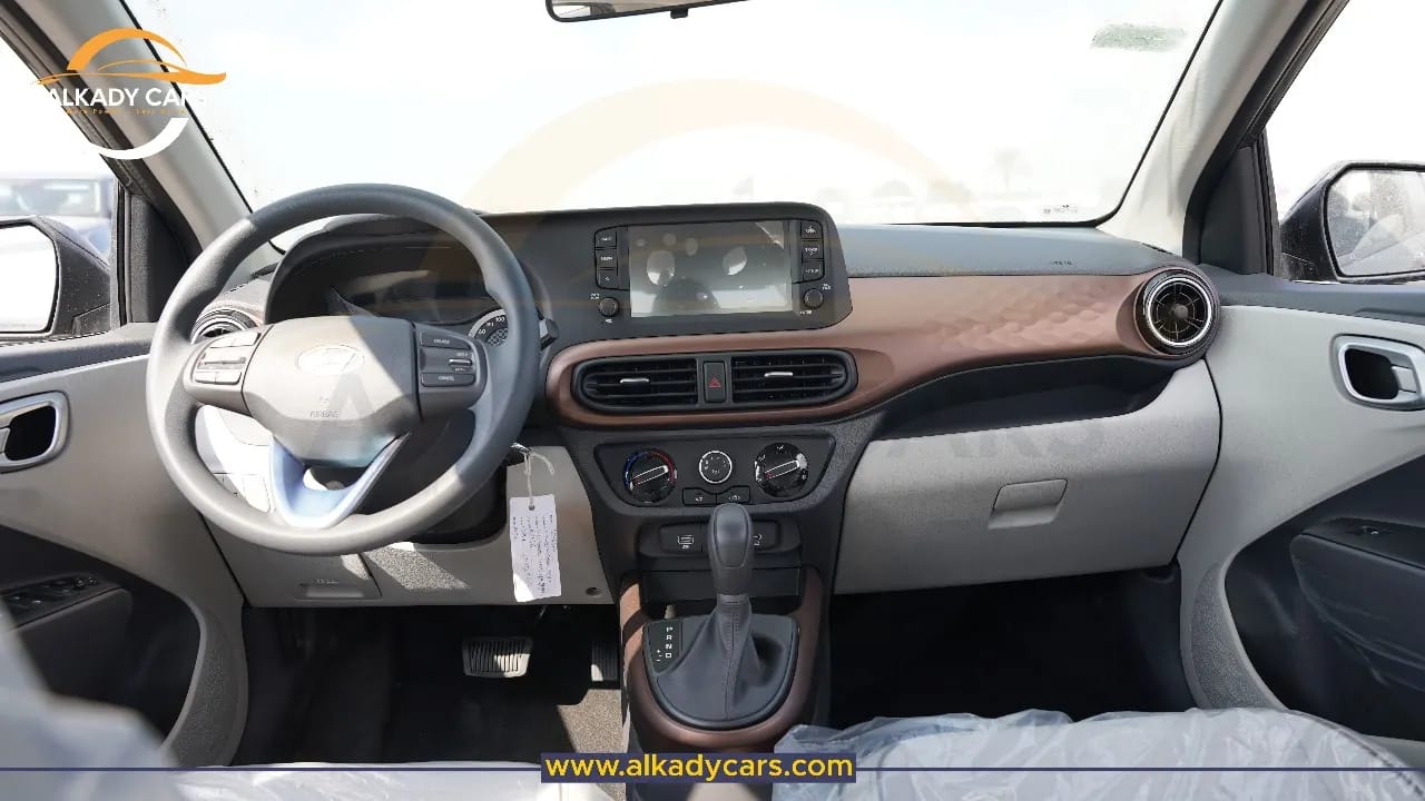 2025 Hyundai i10 photo 2