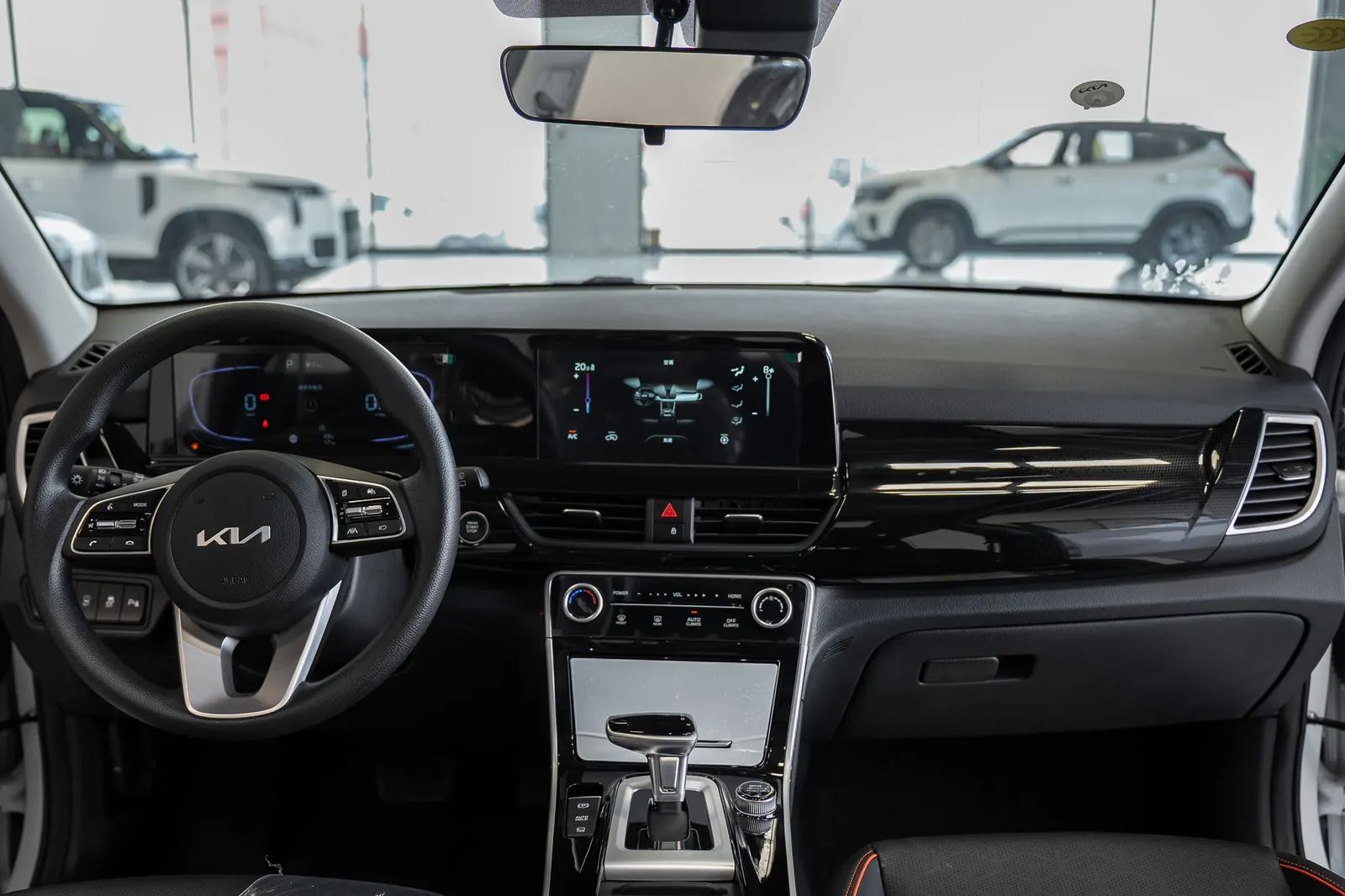 2026 Kia Seltos photo 2