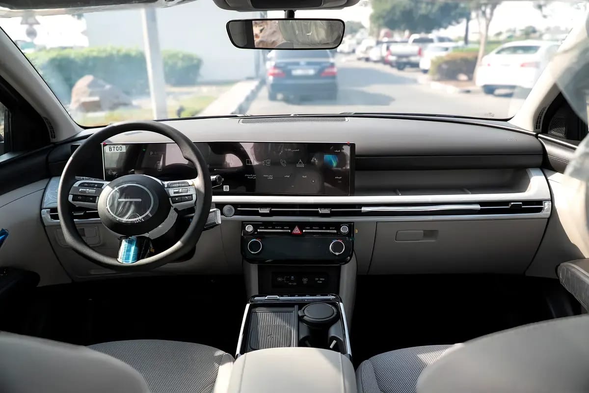 2025 Hyundai Tucson photo 2