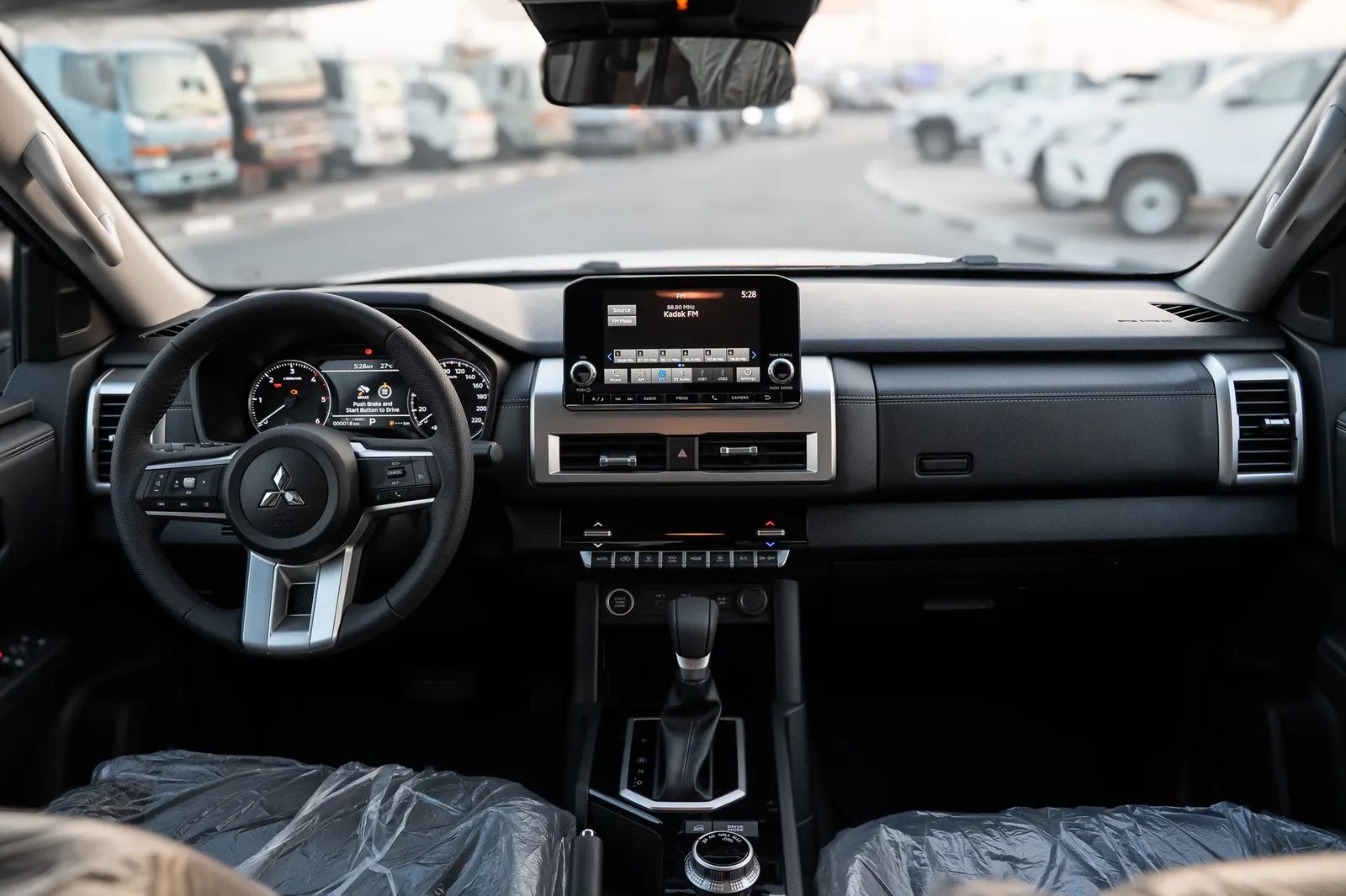 2026 Mitsubishi L200 photo 2