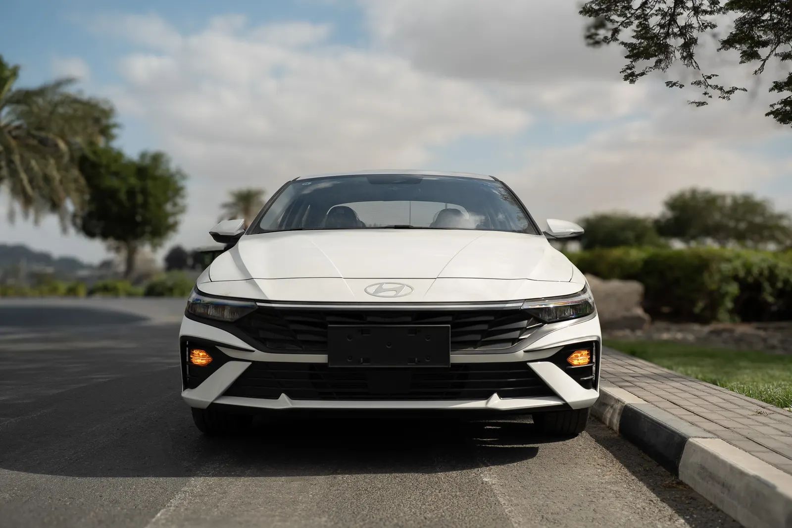 2025 Hyundai Elantra photo 5