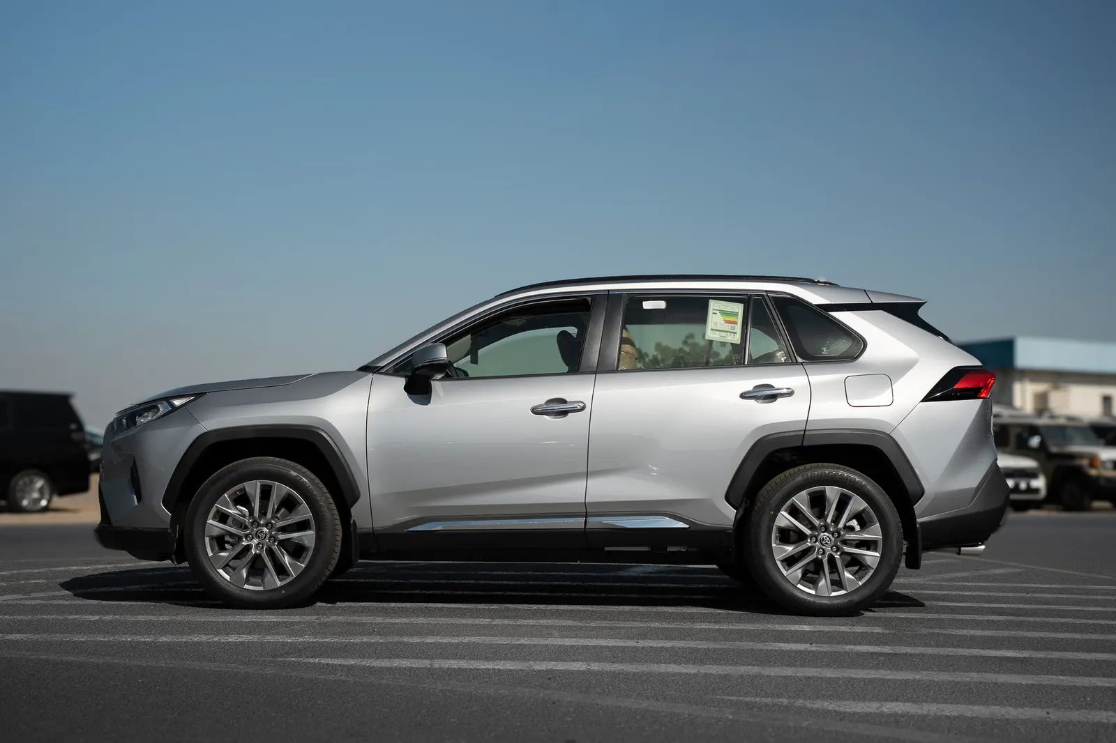 2025 Toyota RAV4 photo 4