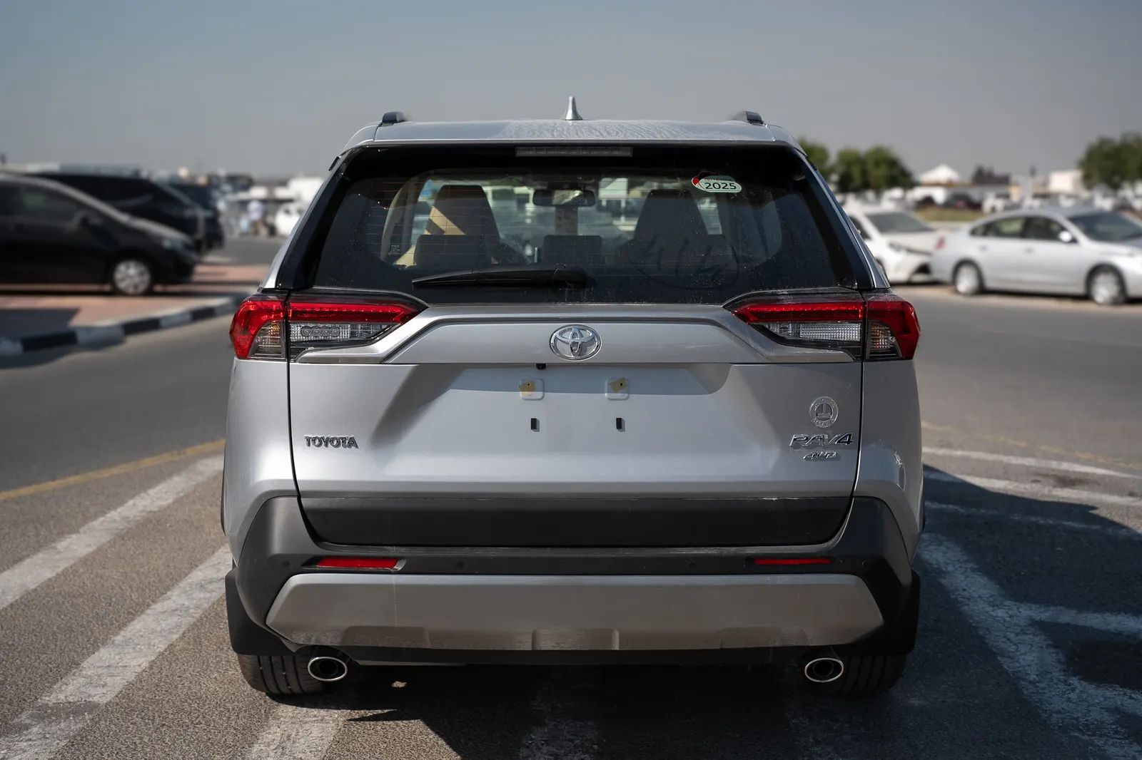2025 Toyota RAV4 photo 5