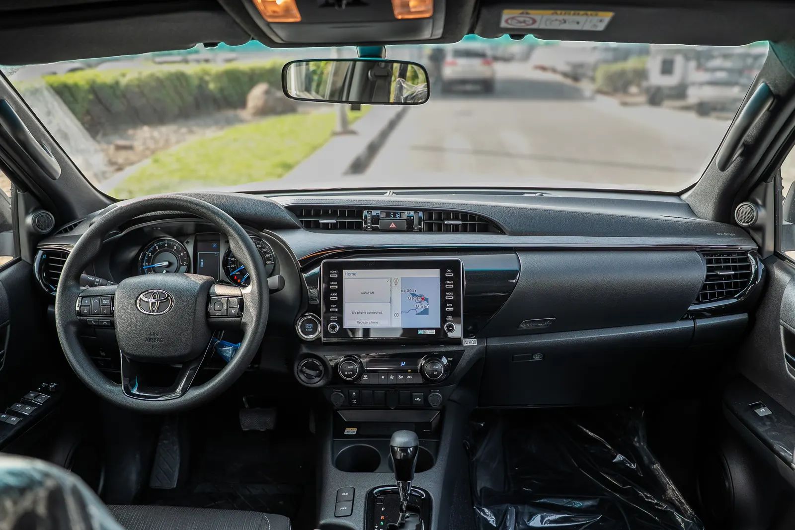 2025 Toyota Hilux photo 2