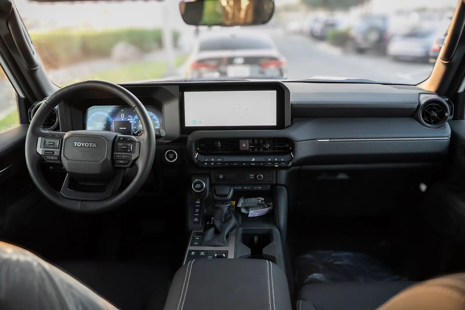 2025 Toyota Prado photo 2