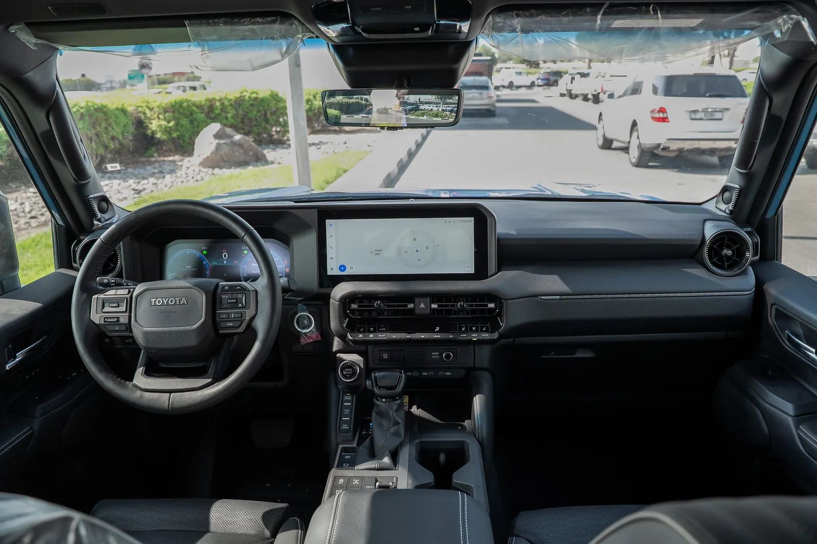 2025 Toyota Prado photo 2