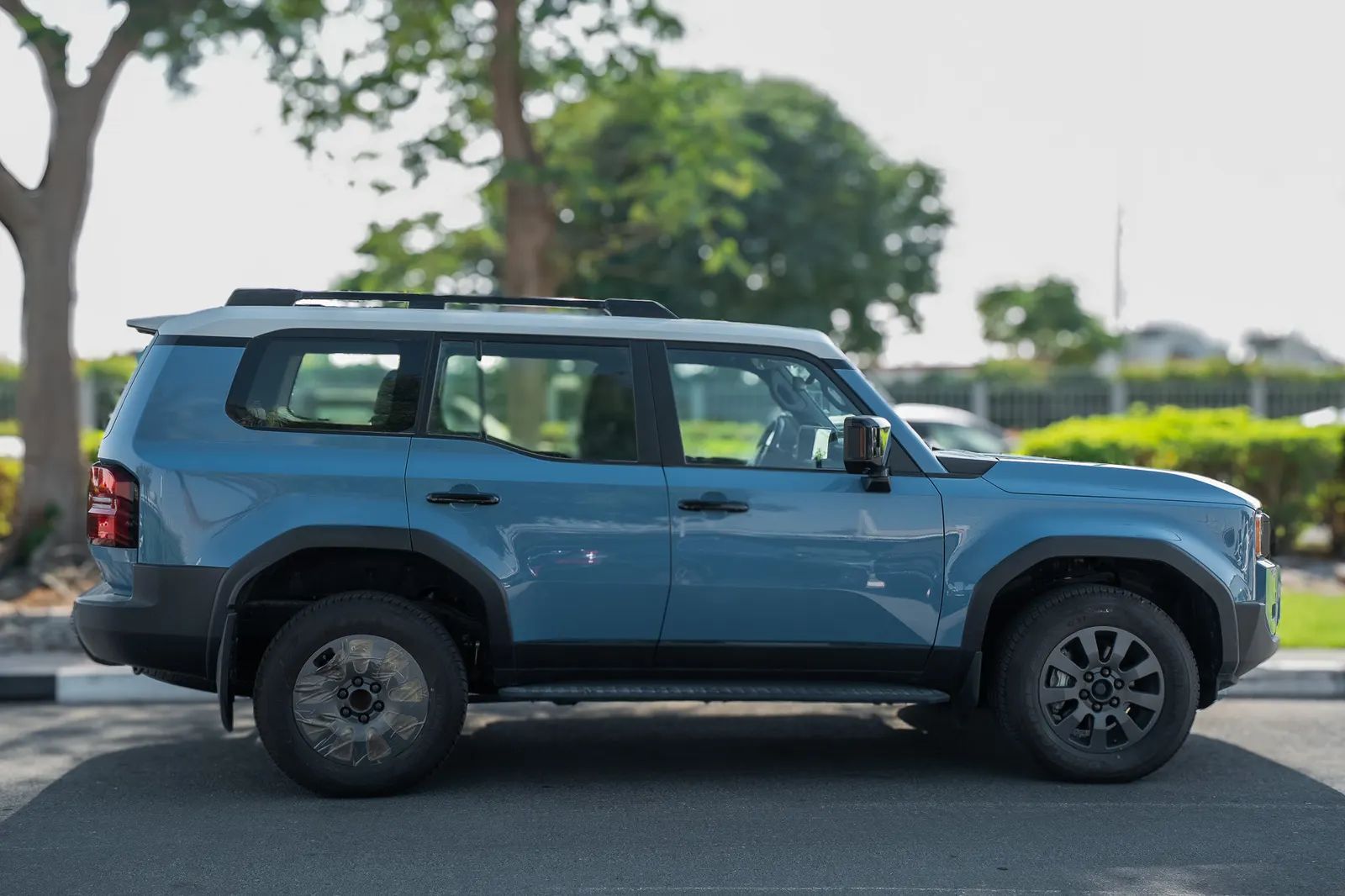 2025 Toyota Prado photo 3