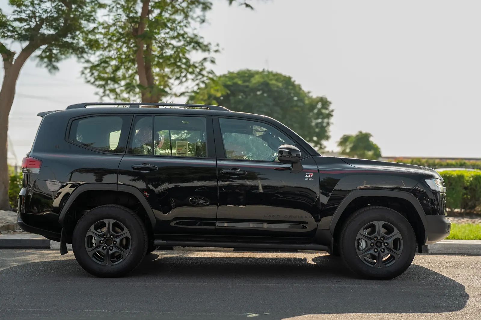 2025 Toyota Land Cruiser photo 4