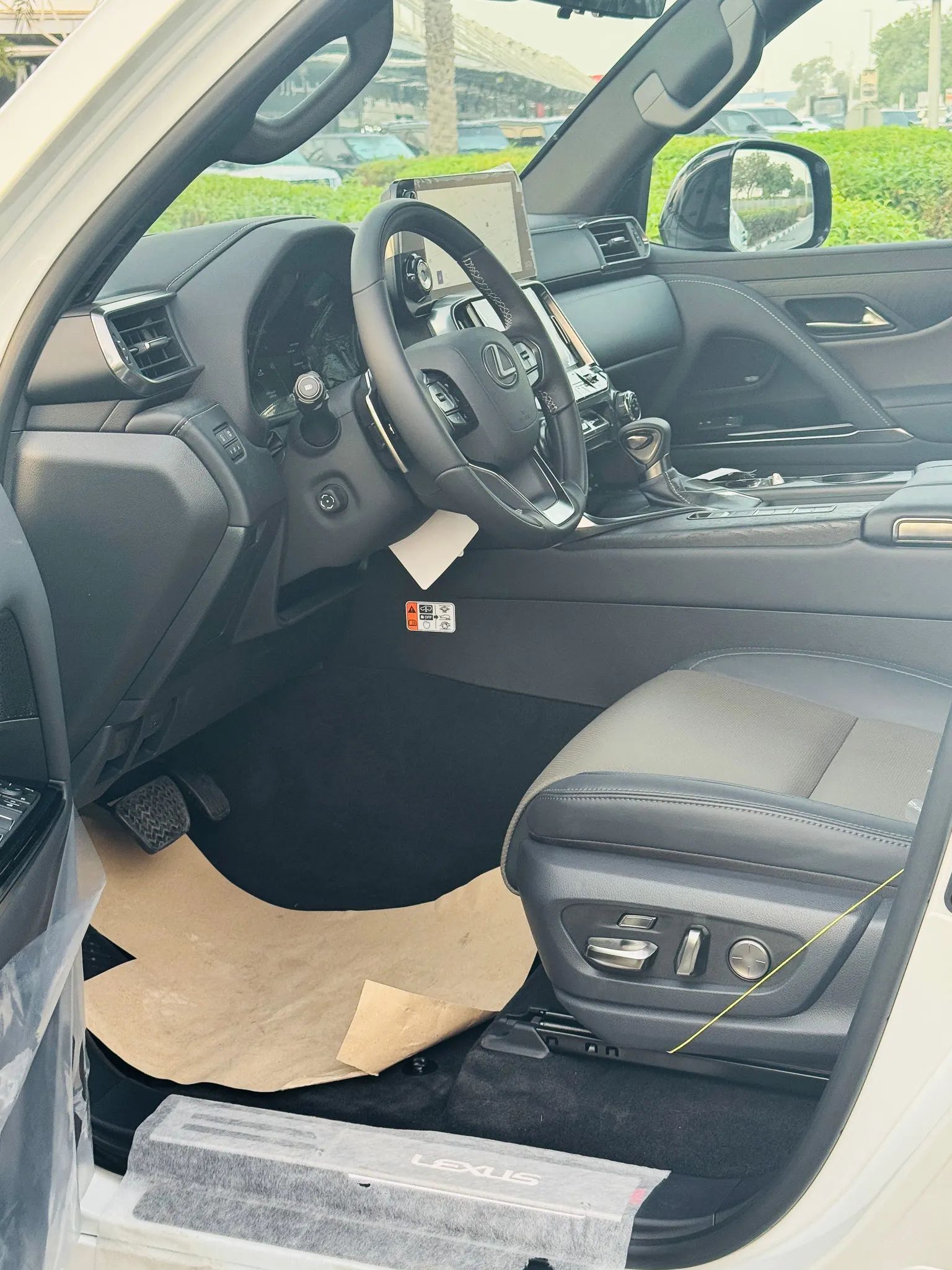 2025 Lexus LX photo 2