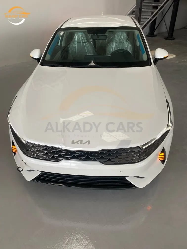 2024 Kia K5 photo 4