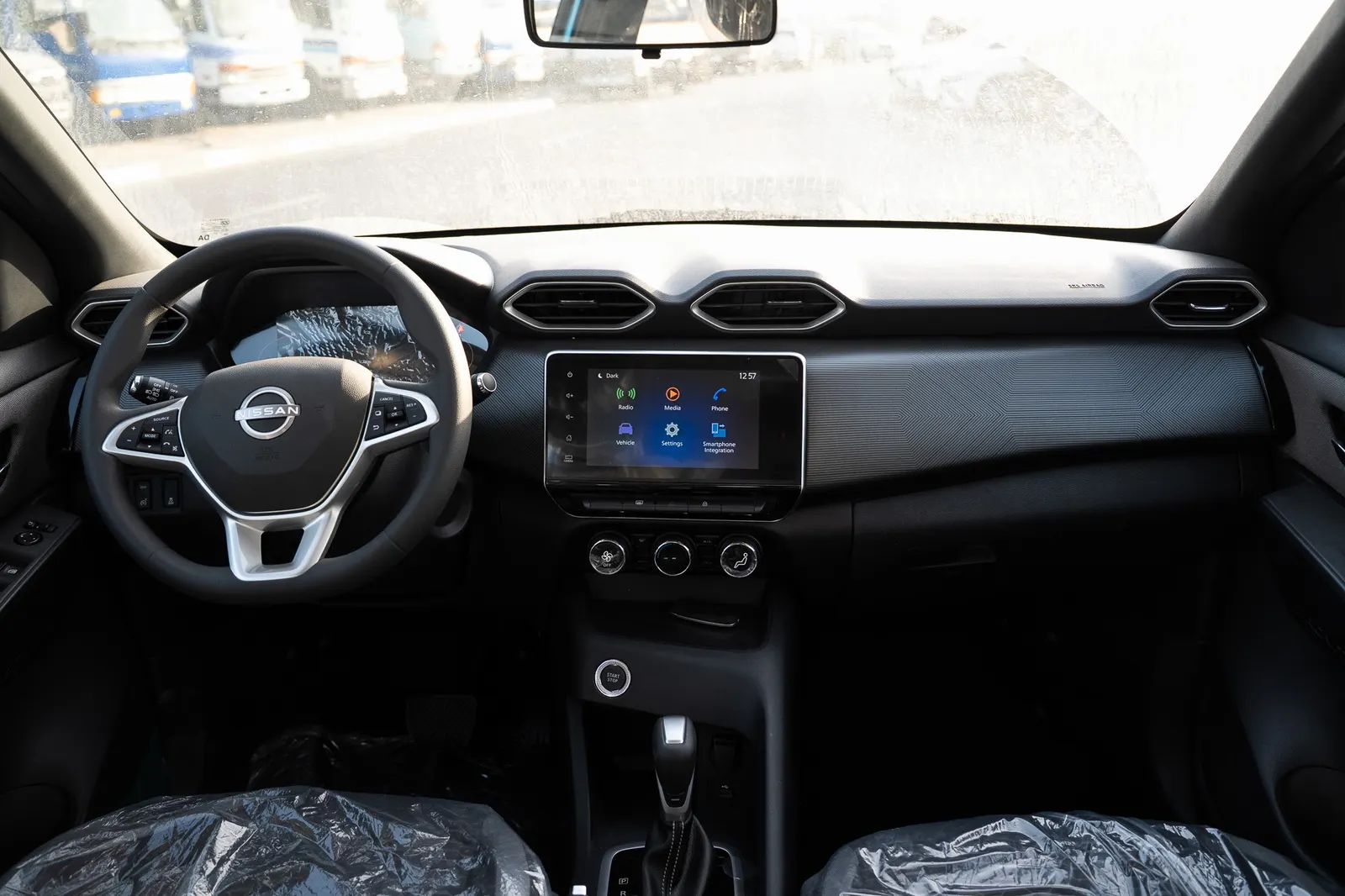 2026 Nissan Magnite photo 2