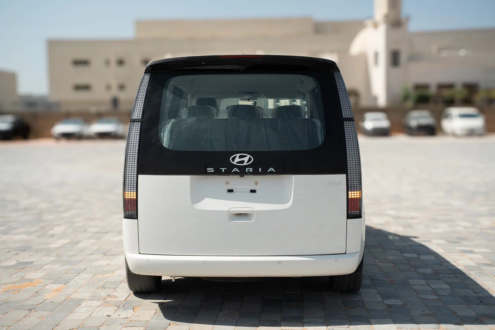 2025 Hyundai Staria photo 5