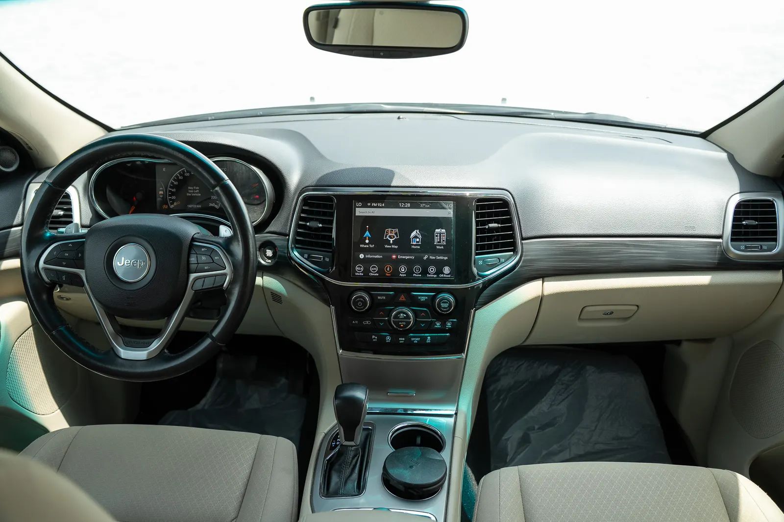 2021 Jeep Grand Cherokee photo 2