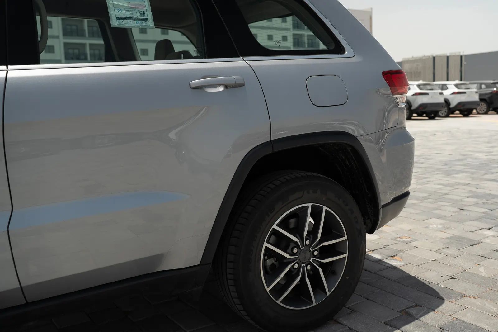 2021 Jeep Grand Cherokee photo 5
