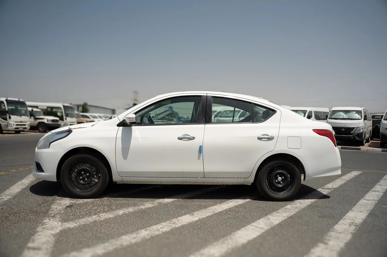 2026 Nissan Sunny photo 5