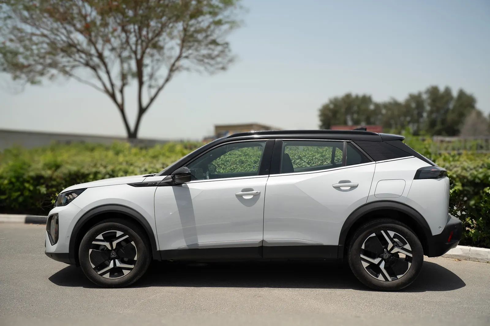 2025 Peugeot 2008 photo 5