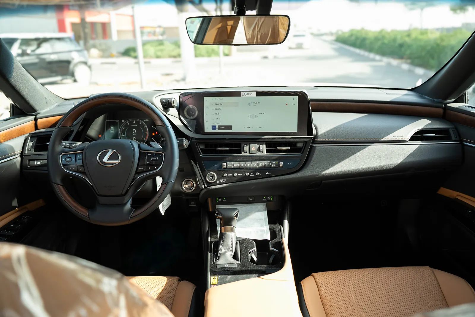 2025 Lexus ES photo 2