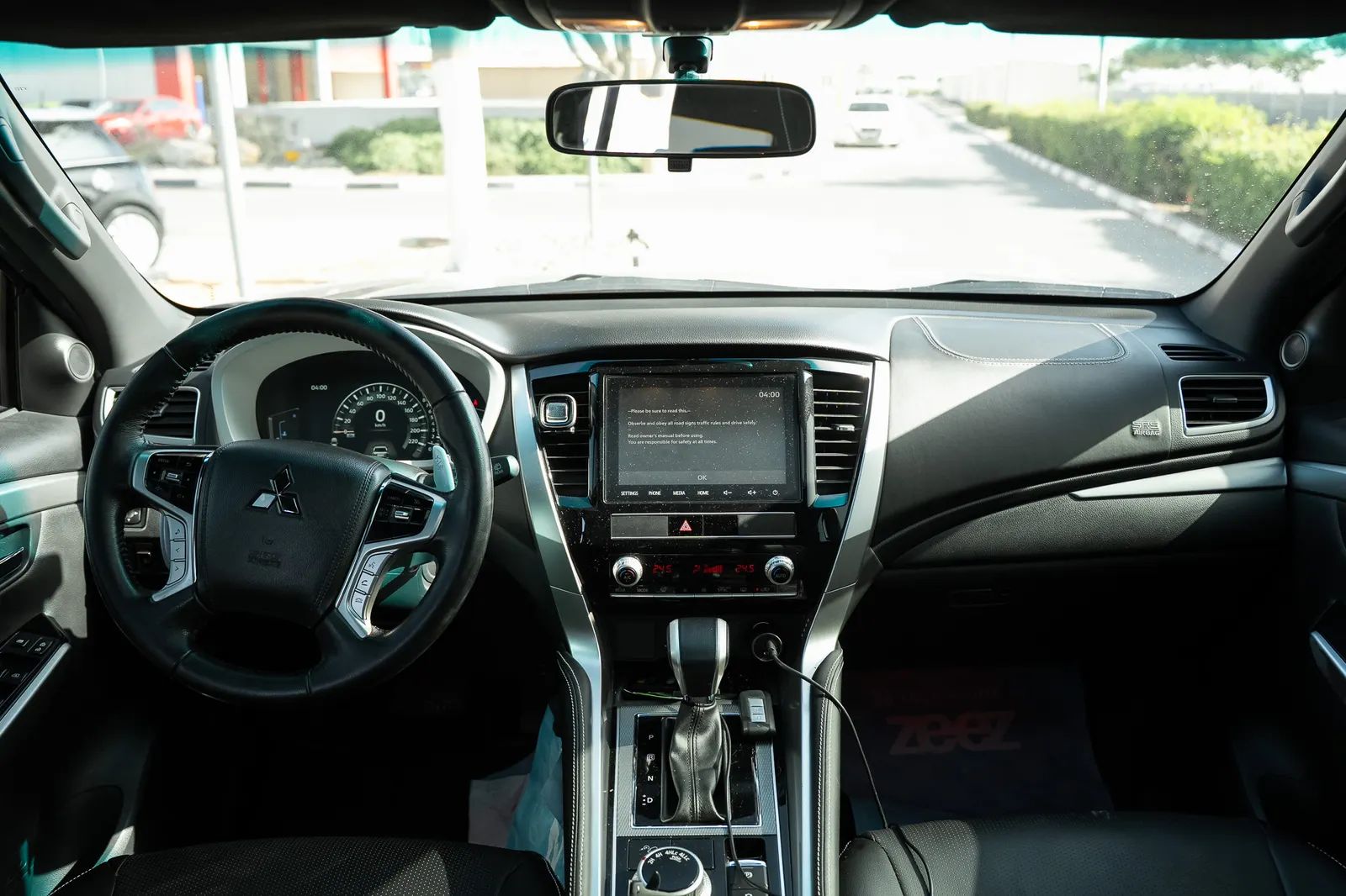 2022 Mitsubishi Montero Sport photo 2