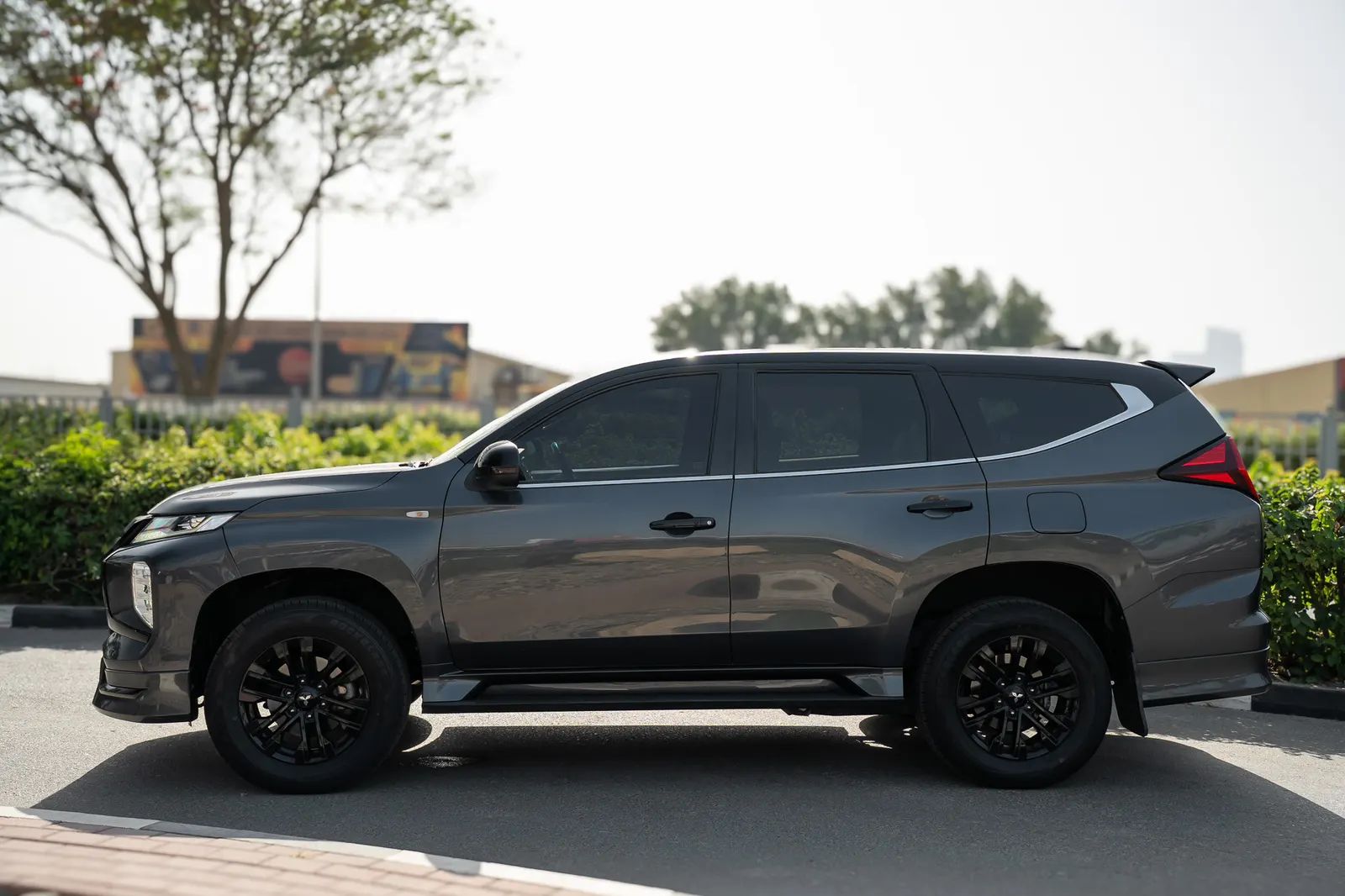 2022 Mitsubishi Montero Sport photo 4