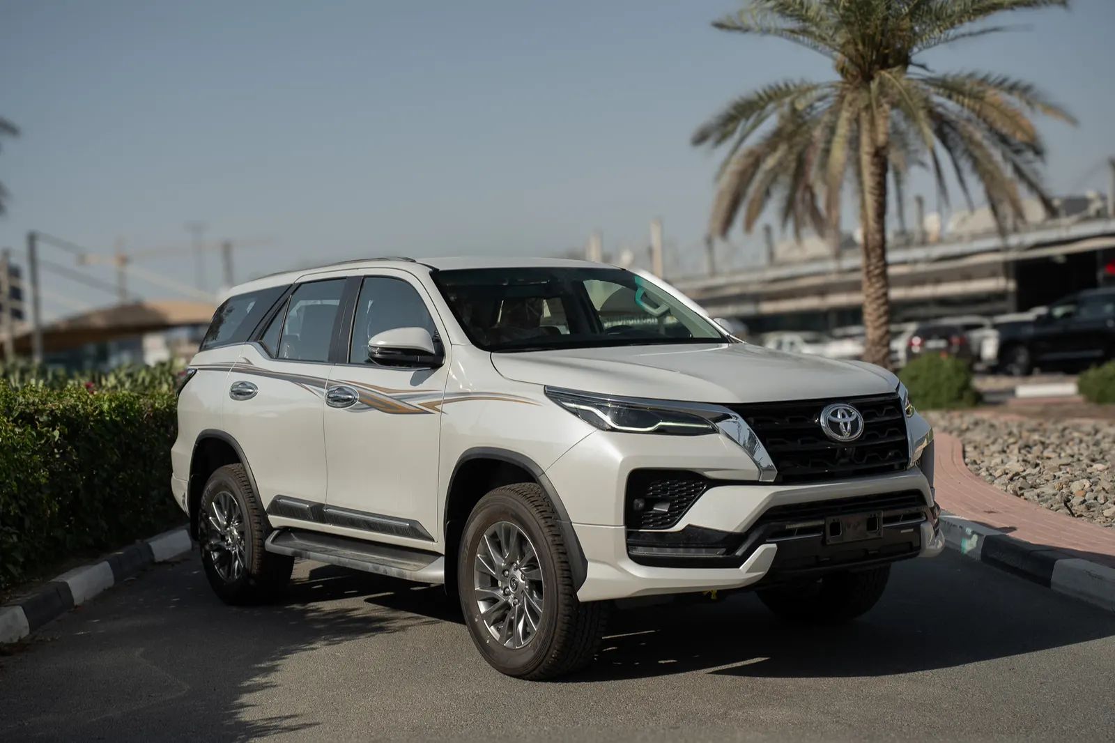 2025 Toyota Fortuner 4.0L V6 4WD, Automatic, Platinum White Pearl