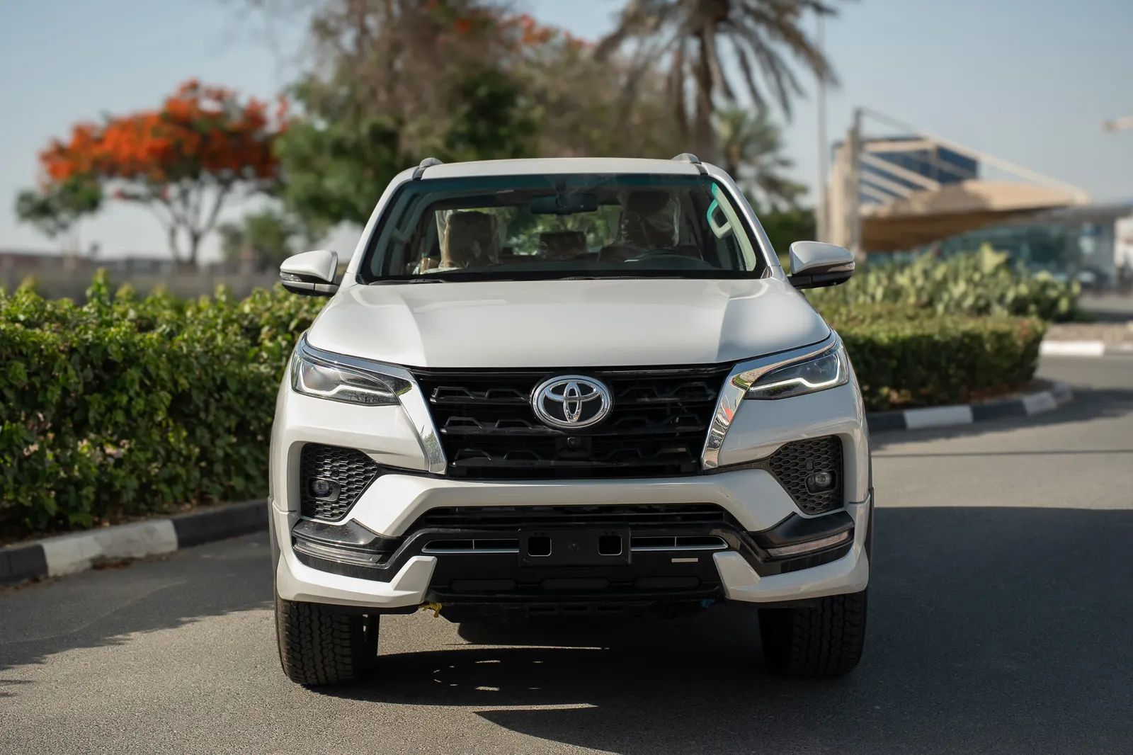 2025 Toyota Fortuner photo 3