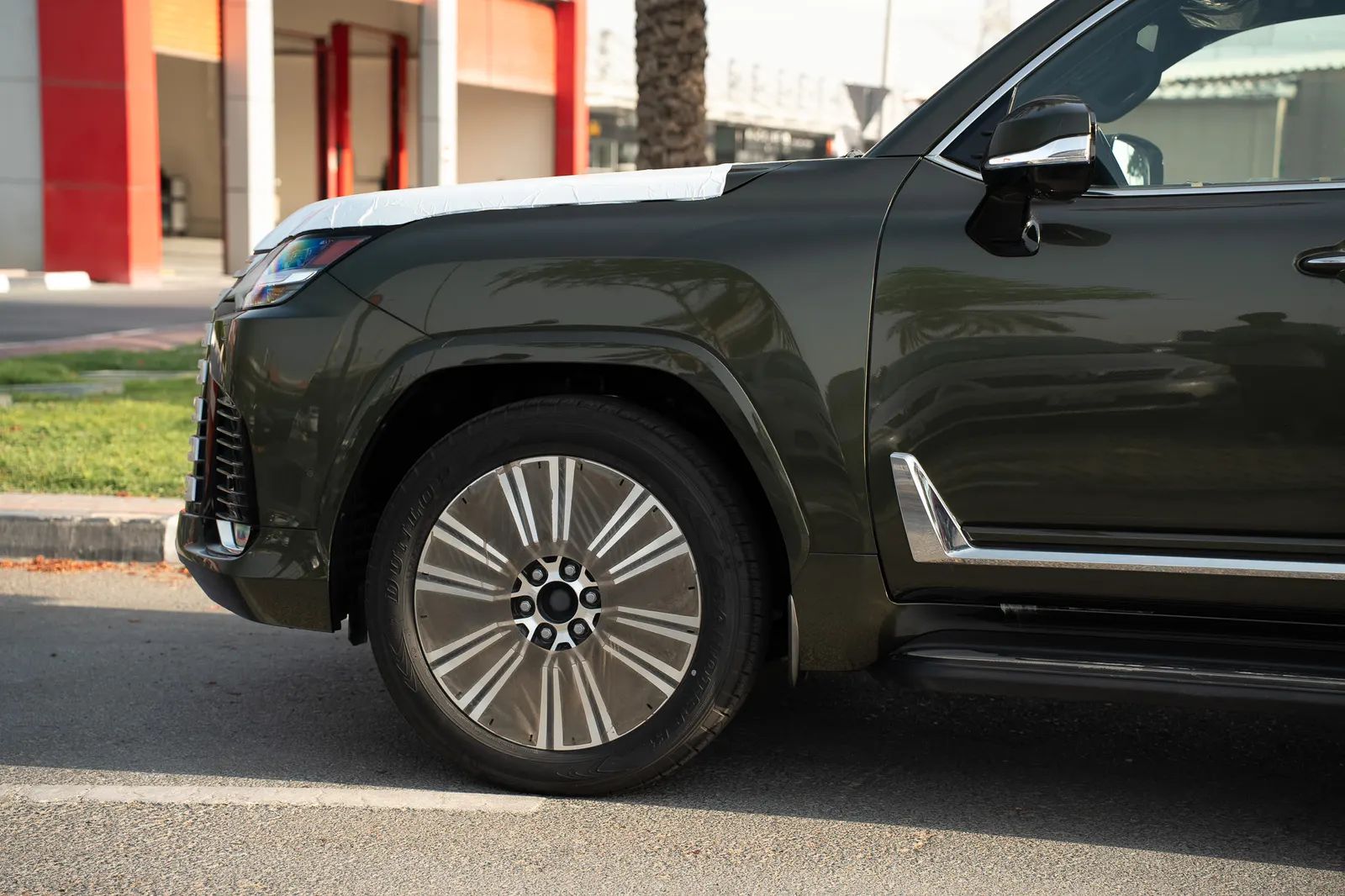 2025 Lexus LX photo 4