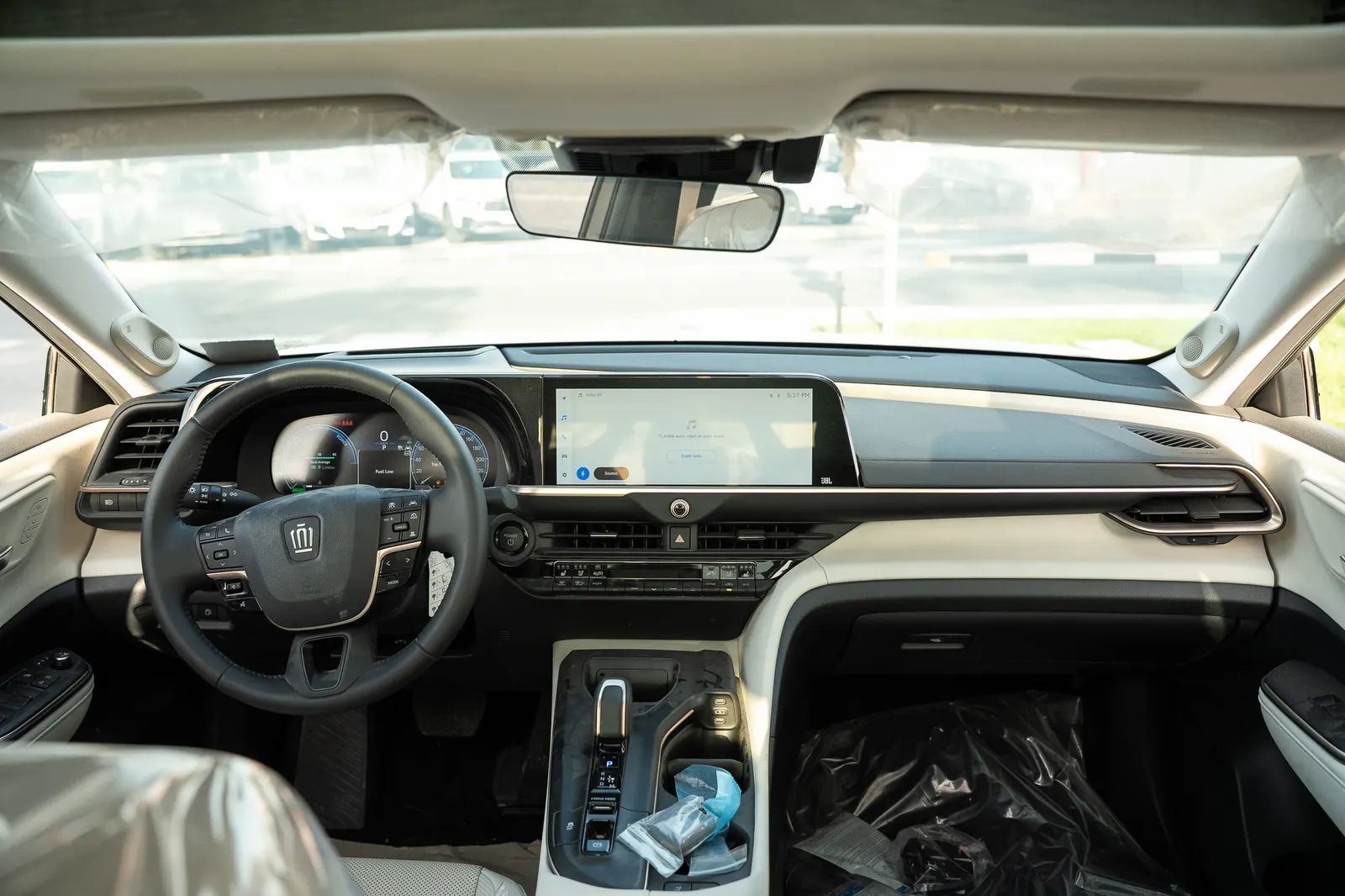 2023 Toyota Crown photo 2