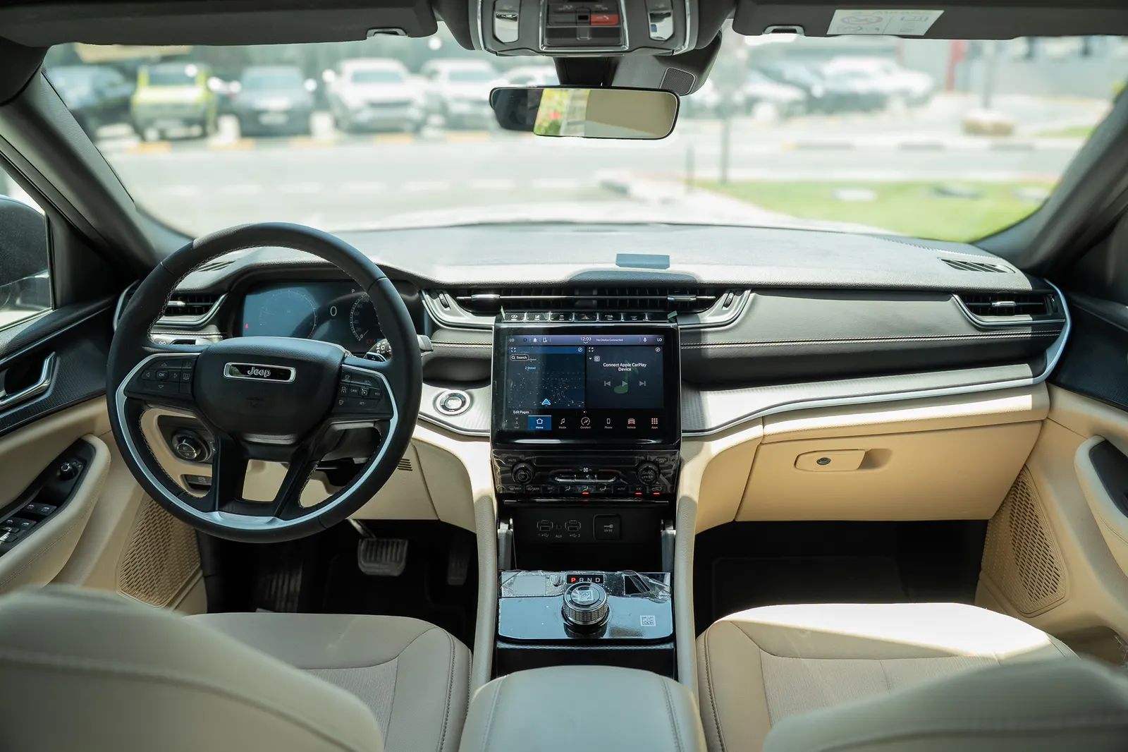 2025 Jeep Grand Cherokee photo 2