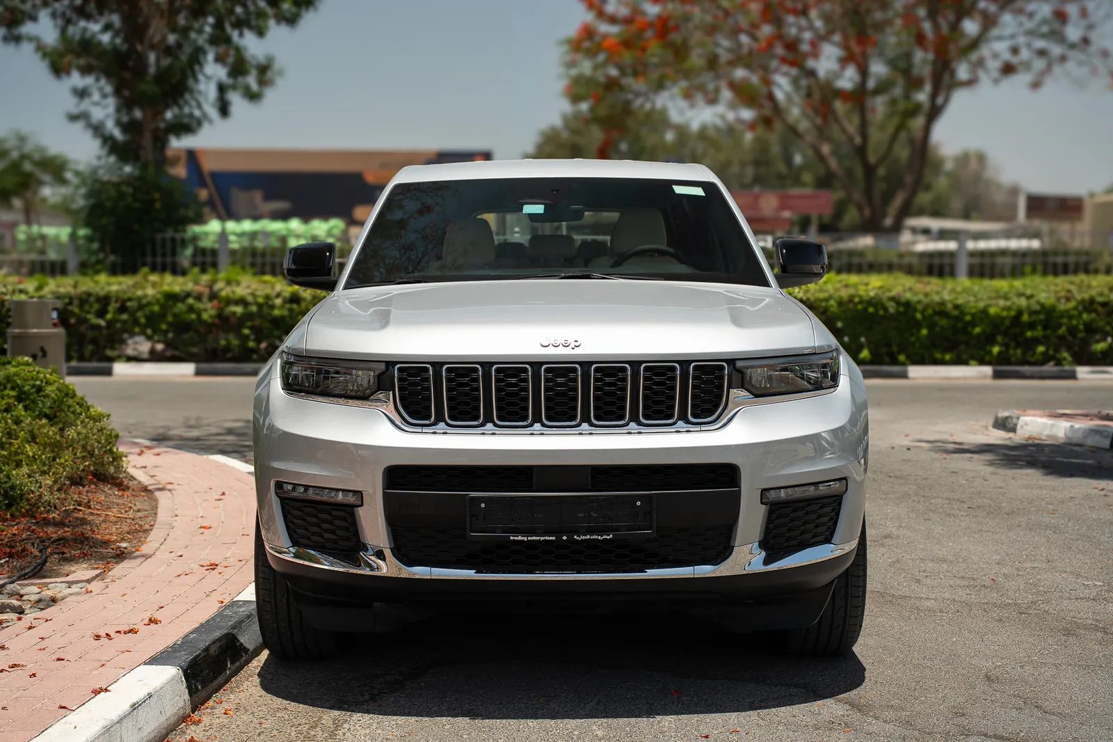 2025 Jeep Grand Cherokee photo 5