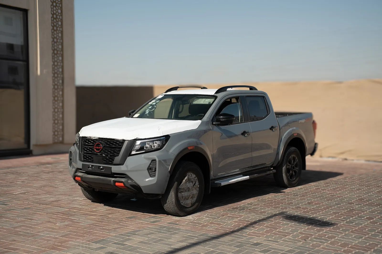 2025 Nissan Navara photo 2
