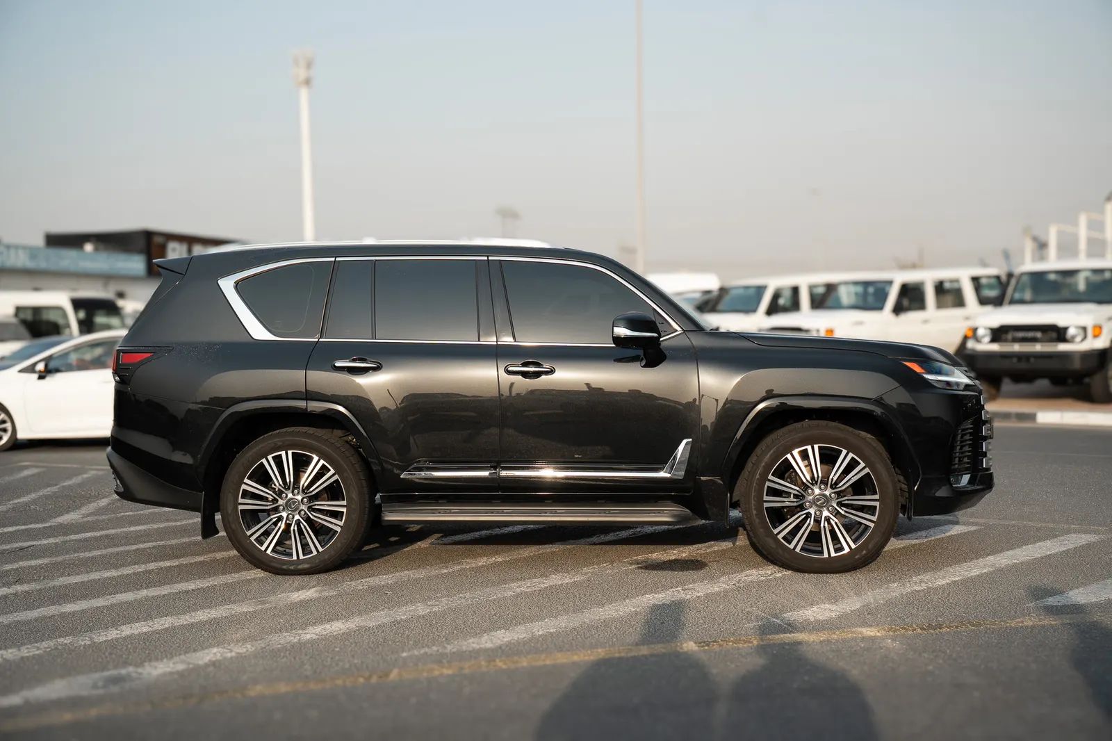 2025 Lexus LX photo 4