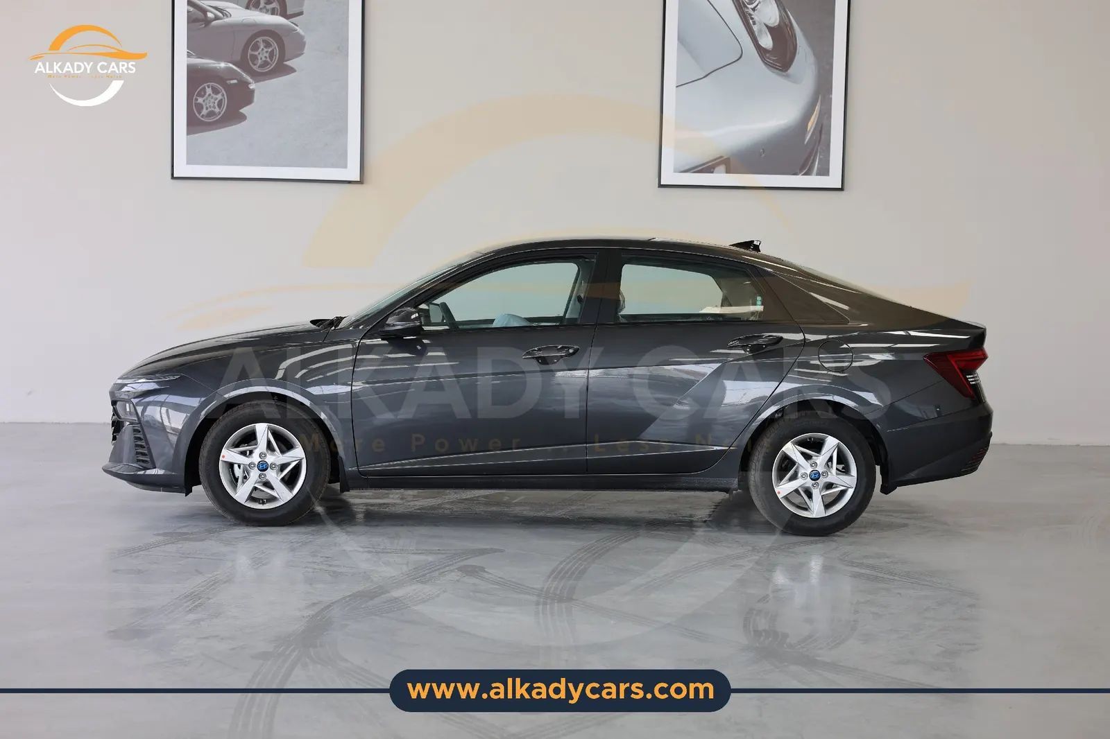 2025 Hyundai Accent photo 2