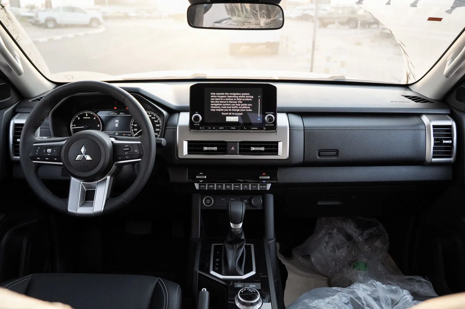 2027 Mitsubishi L200 photo 2