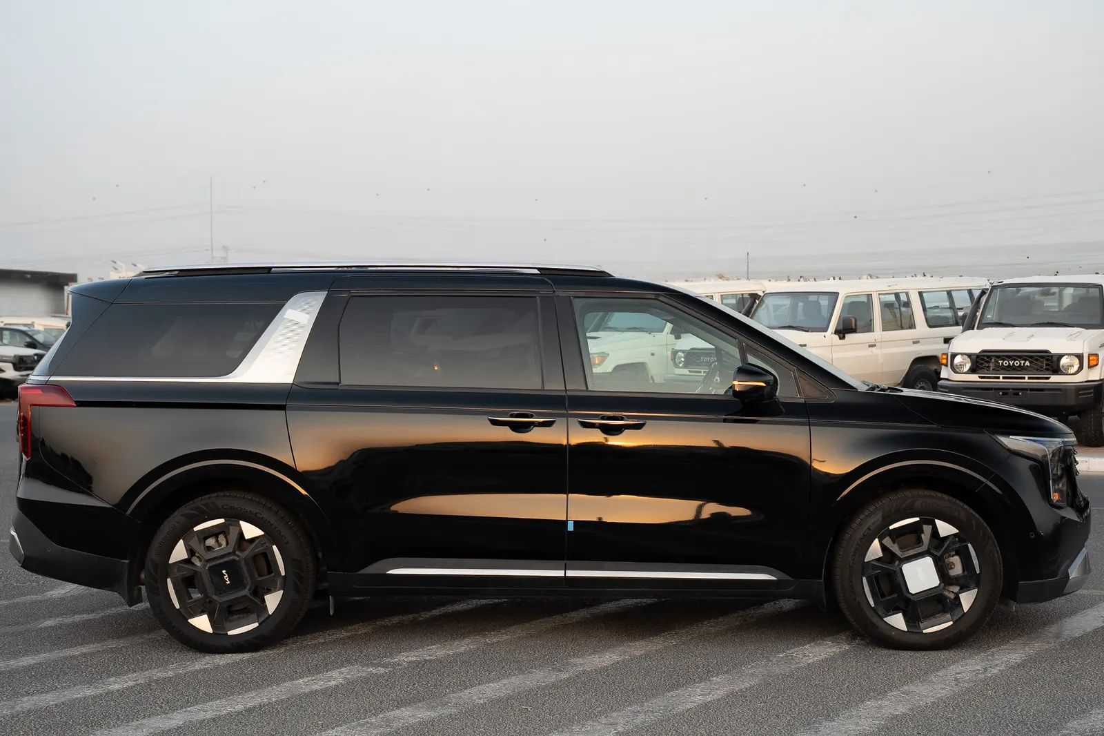 2025 Kia Carnival photo 4