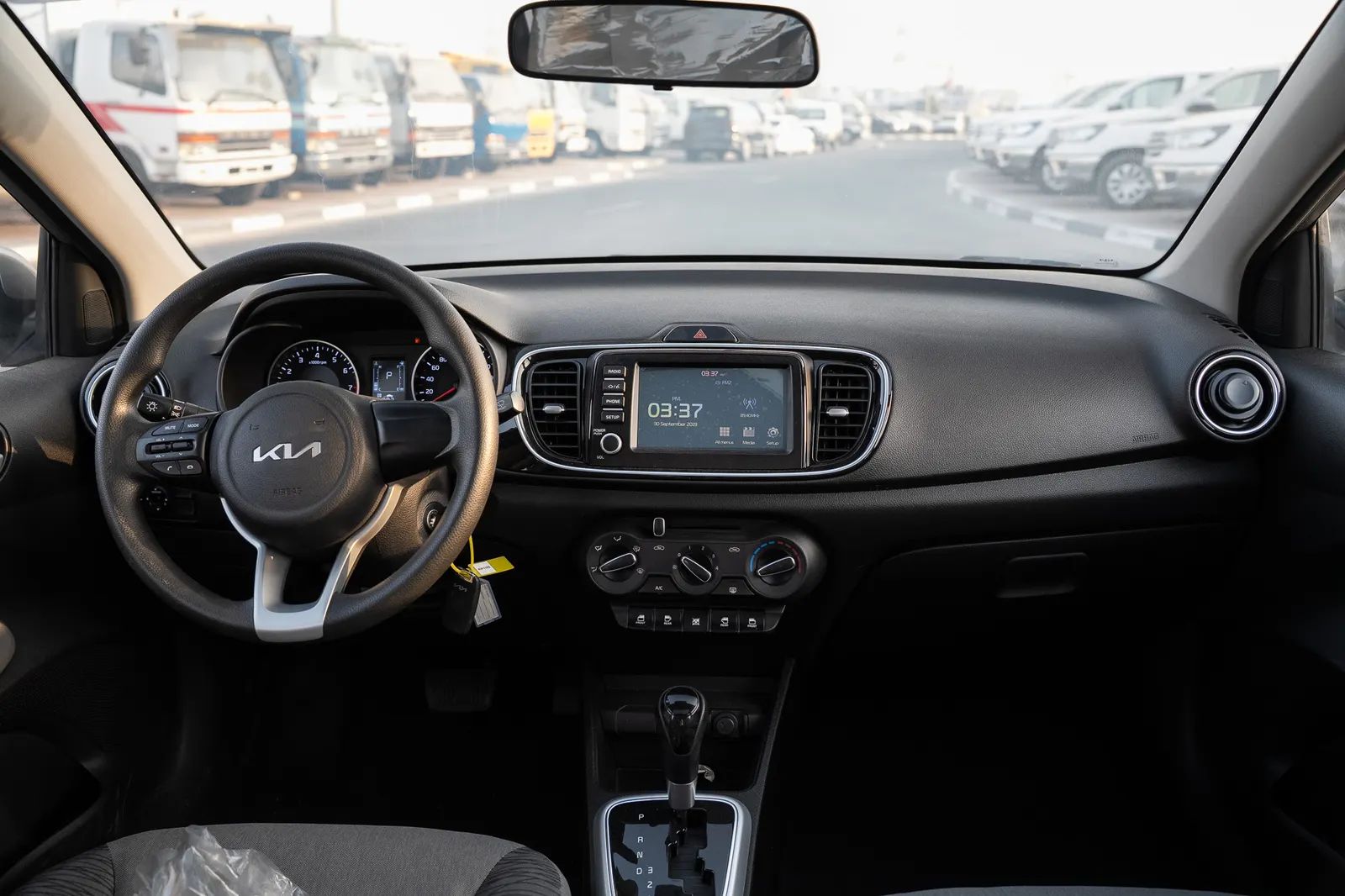 2025 Kia Pegas photo 2