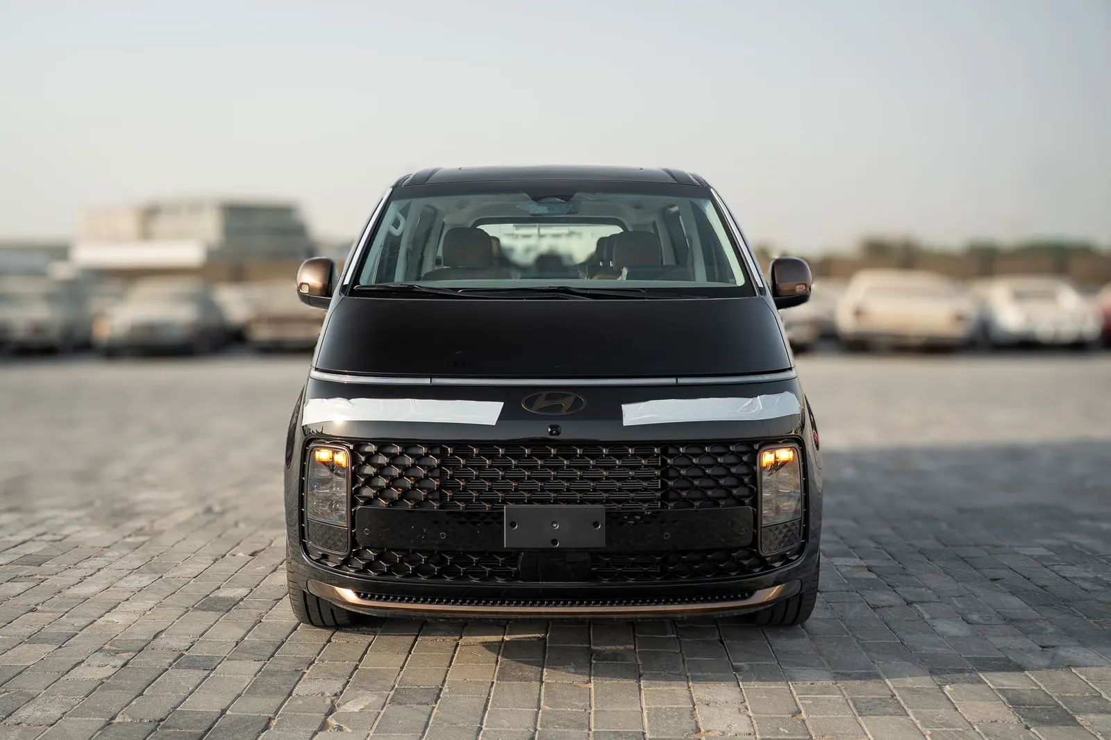 2026 Hyundai Staria photo 4
