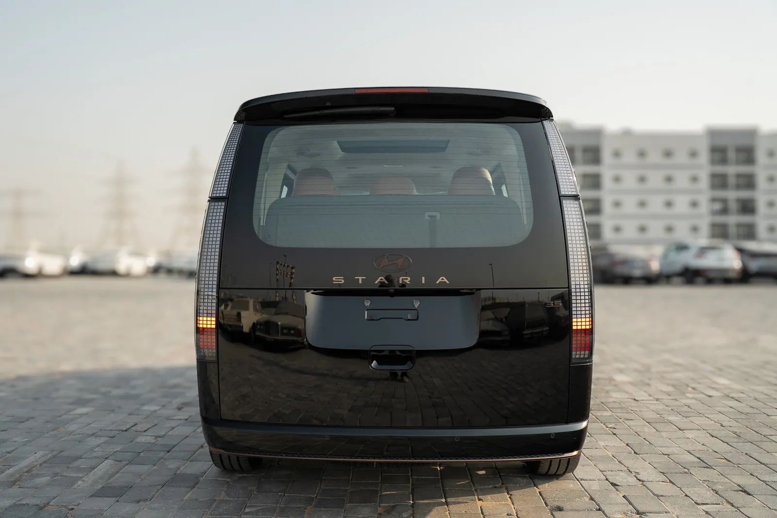 2026 Hyundai Staria photo 5