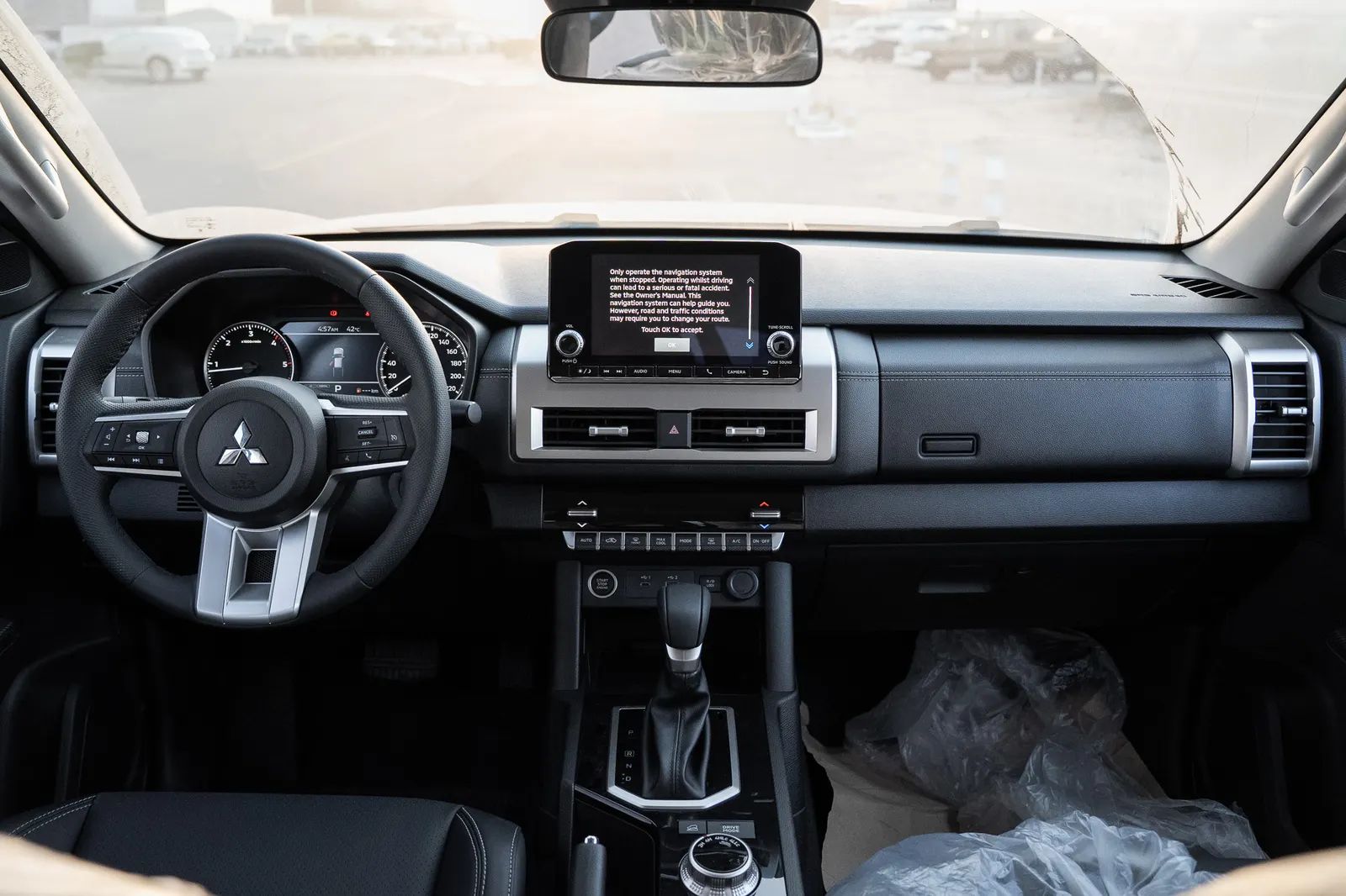 2027 Mitsubishi L200 photo 2