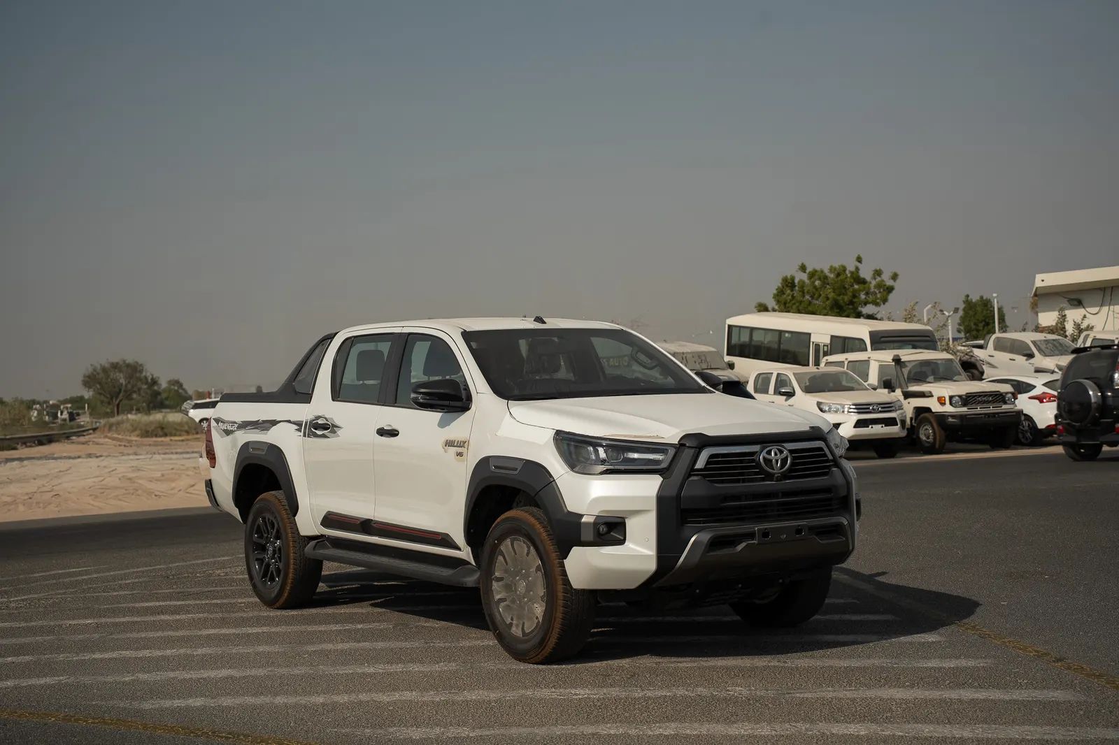 2026 Toyota Hilux 4.0L V6 Adventure 4WD, R18