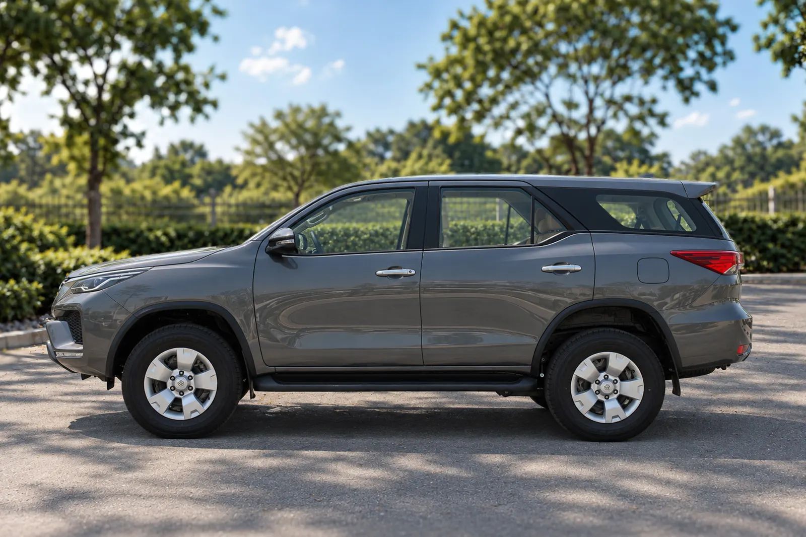 2026 Toyota Fortuner photo 3