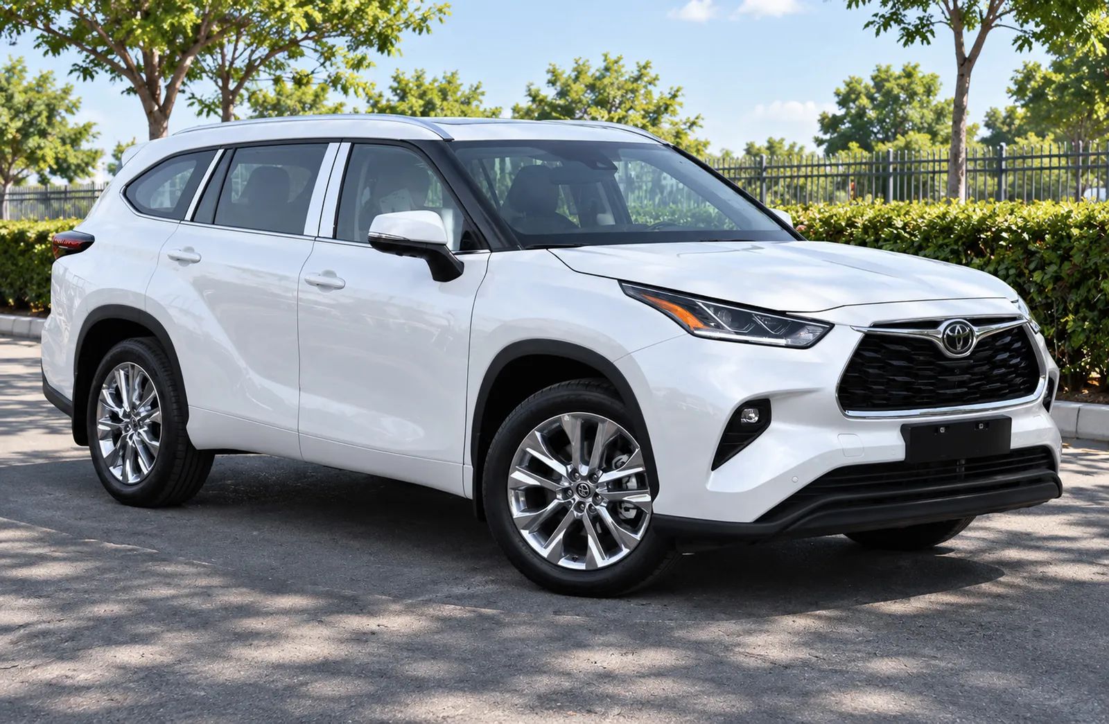 2026 Toyota Highlander photo 3