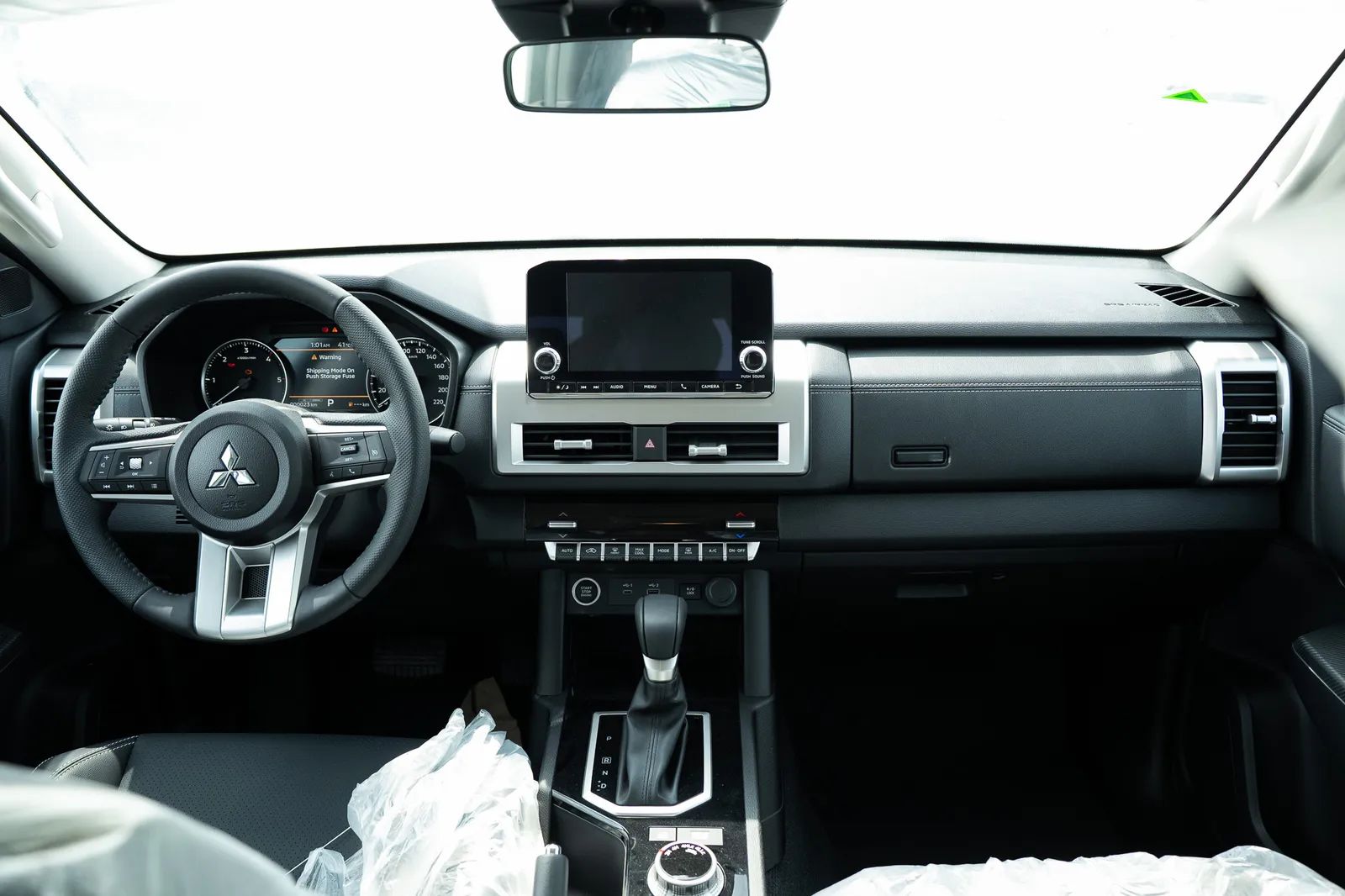 2027 Mitsubishi L200 photo 2