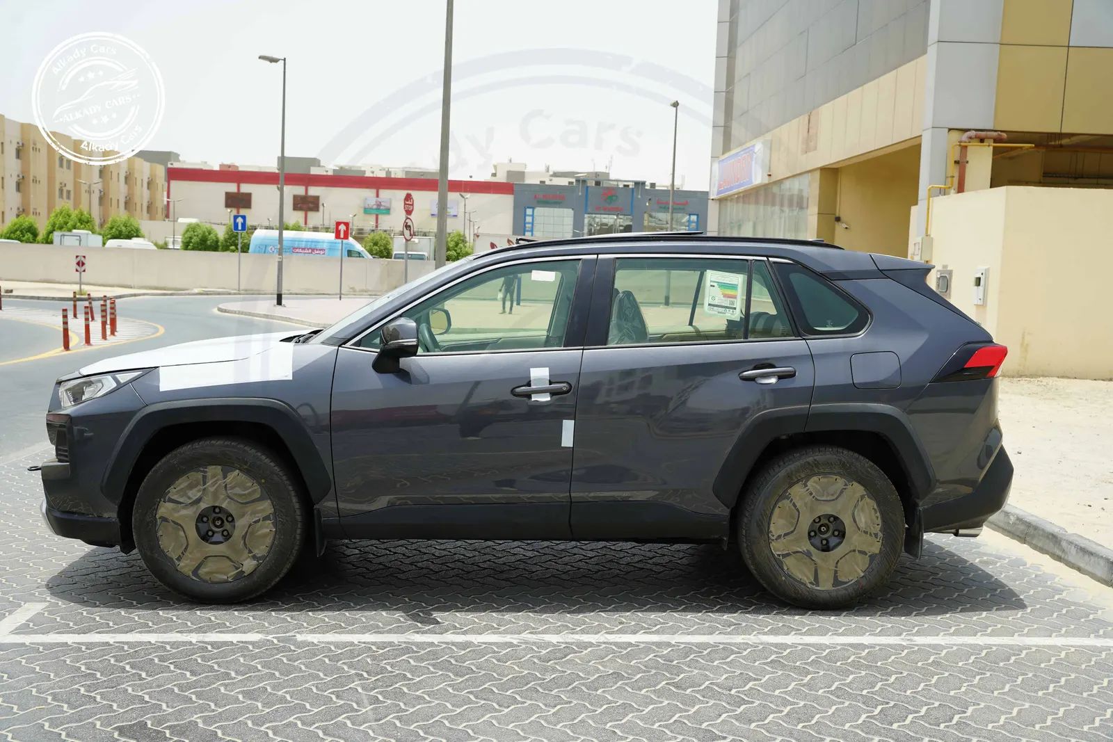 2025 Toyota RAV4 photo 3