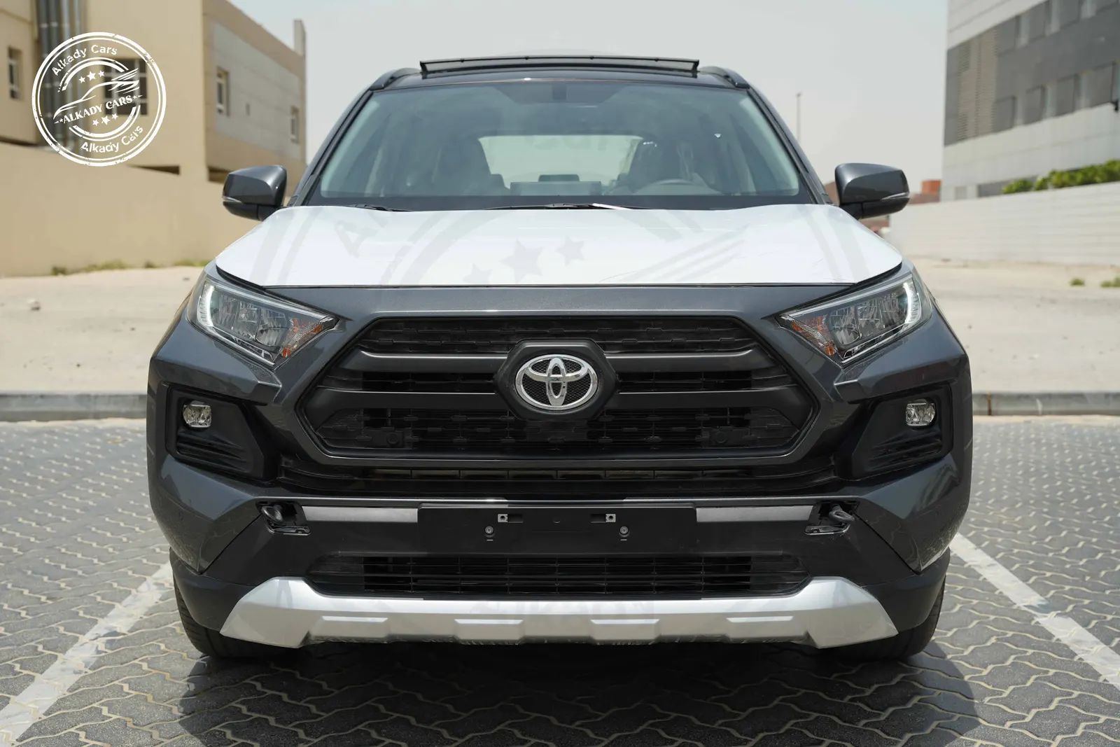 2025 Toyota RAV4 photo 4