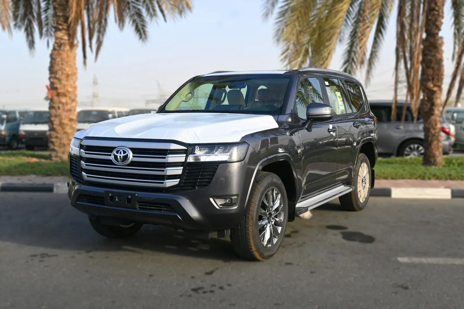 2025 Toyota Land Cruiser photo 2