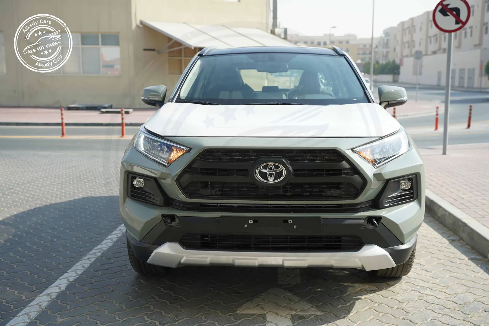 2025 Toyota RAV4 photo 3