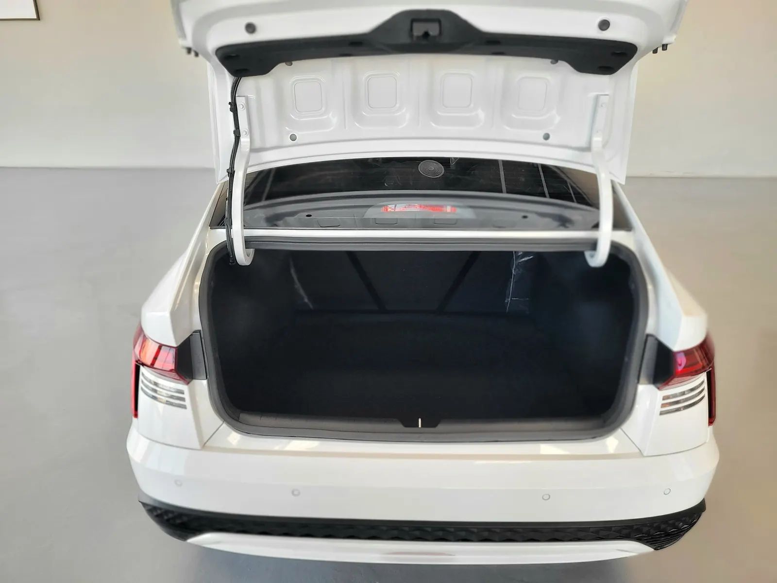 2025 Hyundai Accent photo 5