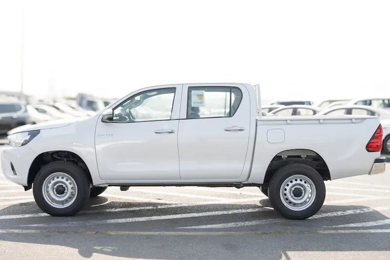 2025 Toyota Hilux photo 4