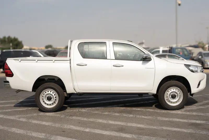 2025 Toyota Hilux photo 5