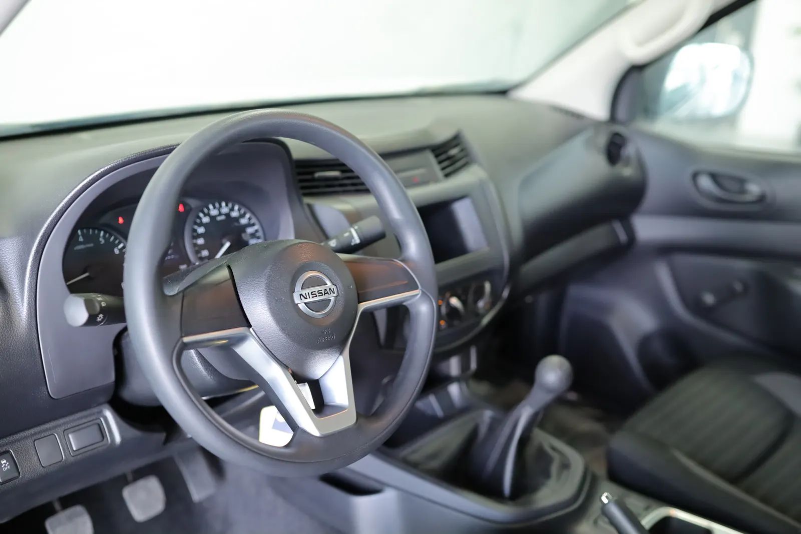 2023 Nissan Navara photo 2